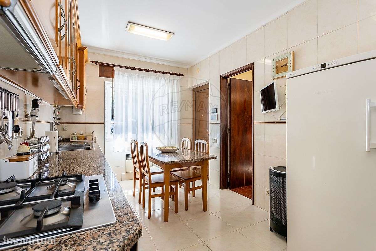 Moradia T4 para venda-6