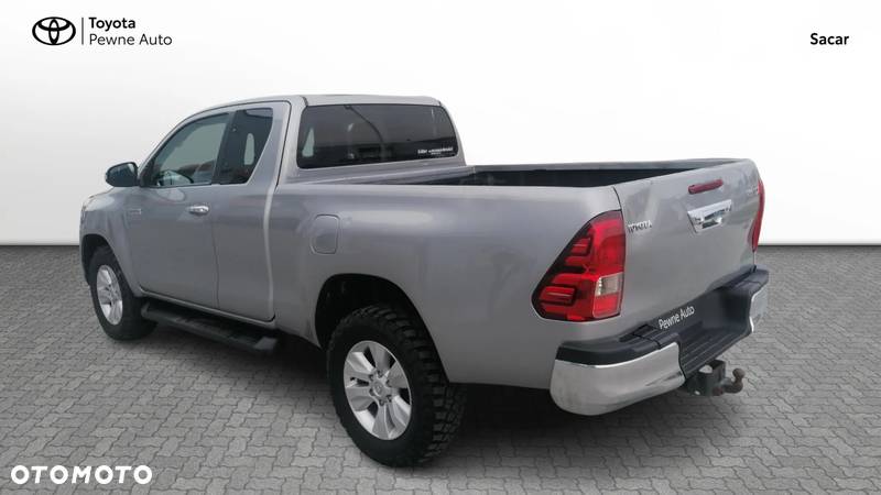 Toyota Hilux 2.4 D-4D Extra Cab DLX 4x4 - 3