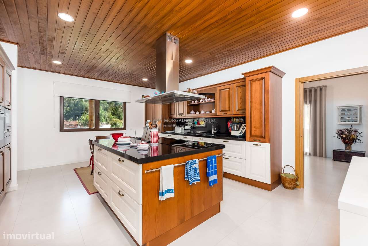 Moradia de Alto Padrão na Marinha Grande – Perto de Leiria e das Praia-20