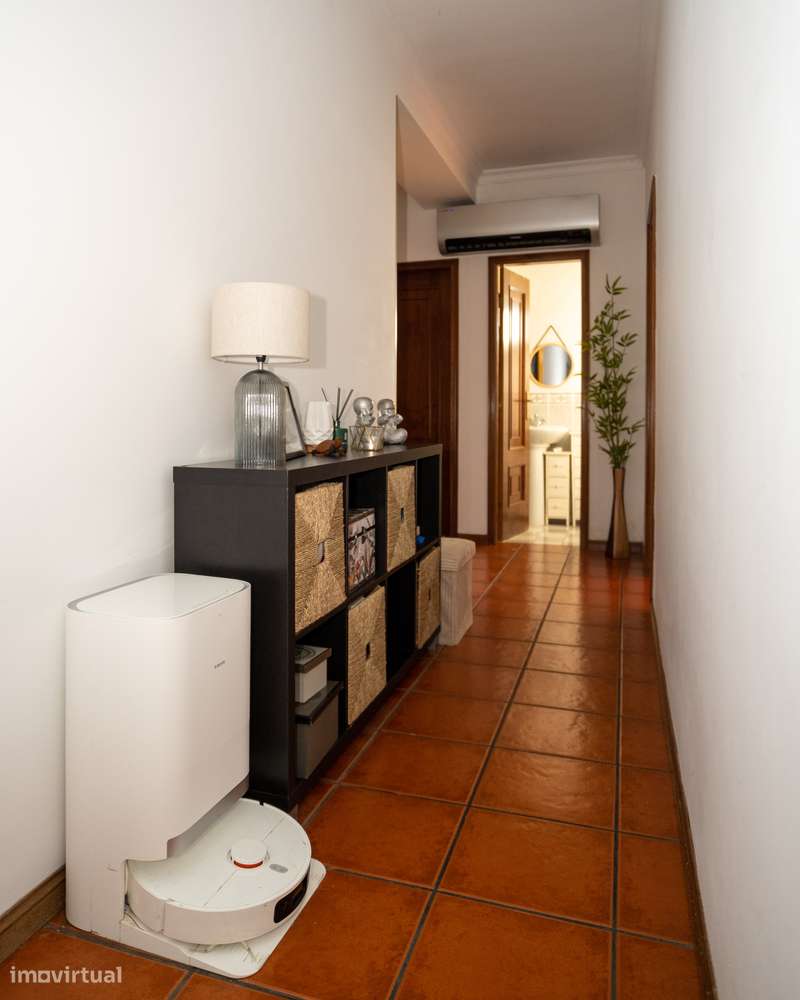 Moradia Bifamiliar Duplex com Garagem, e Quintal Privado em  Foz Côa-3