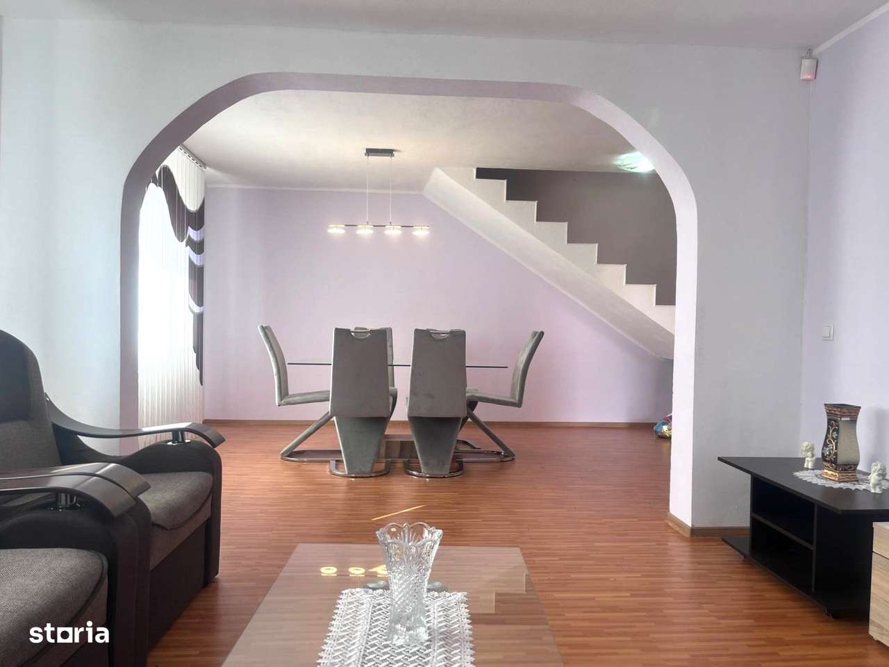 Priveliste frumoasa! Vanzare casa cu 3 camere in Sotanga! - Imagine principală: 2/18