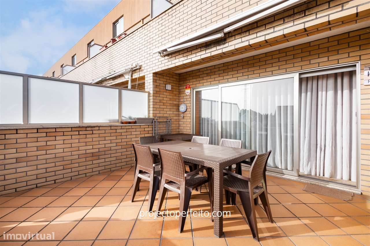 Moradia de tipologia T4+1 para venda em Perosinho, Vila Nova de Gaia - Grande imagem: 4/27