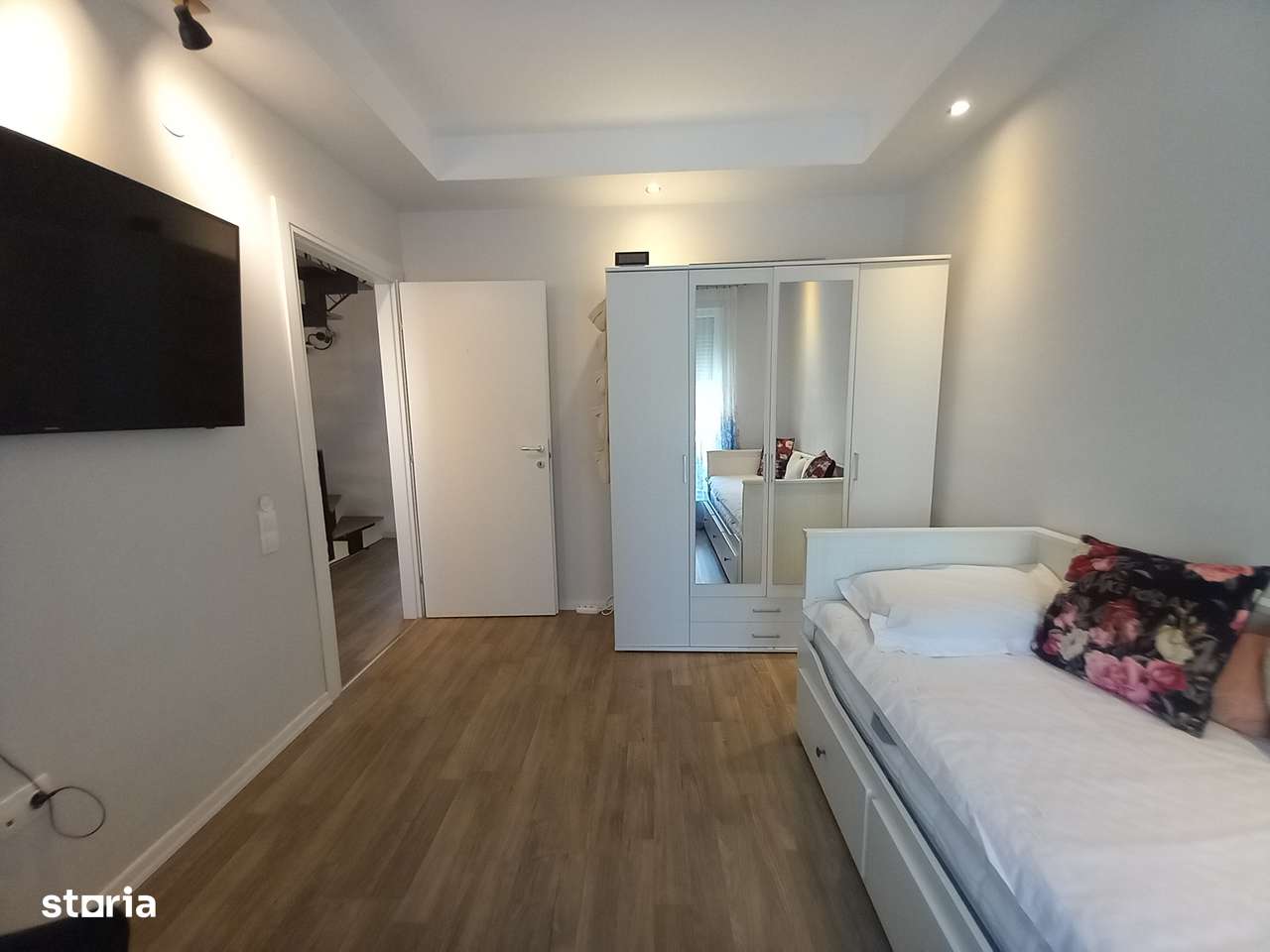 COSMOPOLIS - Vila Tip NC, cu mansarda si pergola-11