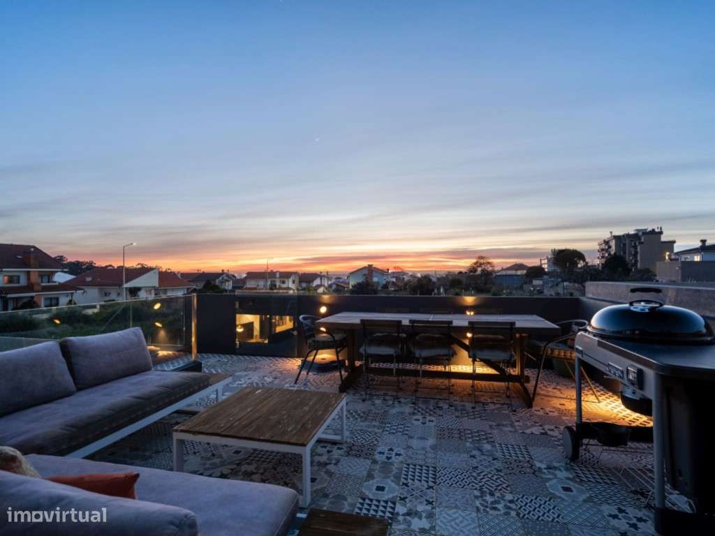 Moradia V3+1 totalmente renovada com vista mar-8