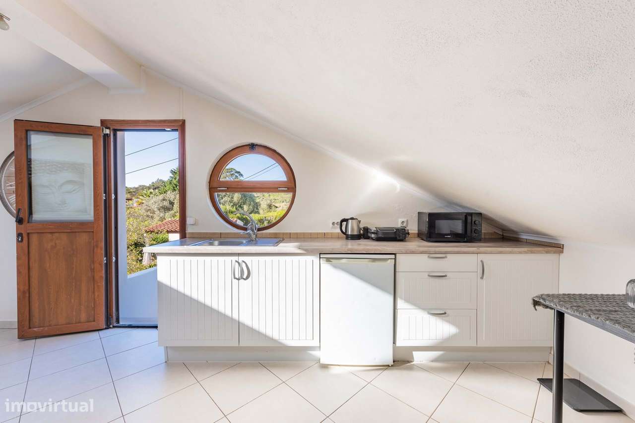 Casa tradicional reformada com grande jardim em Budens-26