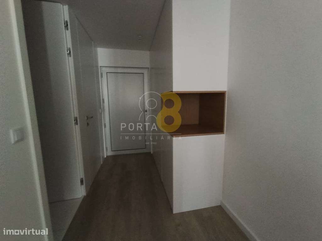 Apartamento T2 com Terraço de 255 m² em Matosinhos-8