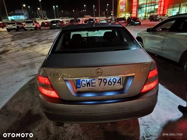 Mercedes-Benz Klasa C 220 CDI Classic - 21