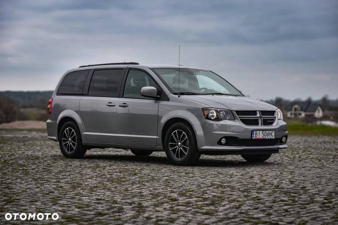 Dodge Grand Caravan - 3