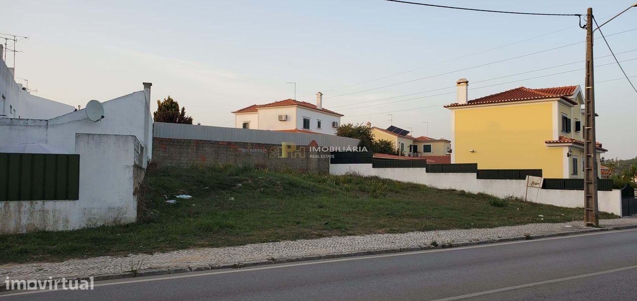 Terreno Urbano para Construção de Moradia - Jardim de Baixo - Santarém