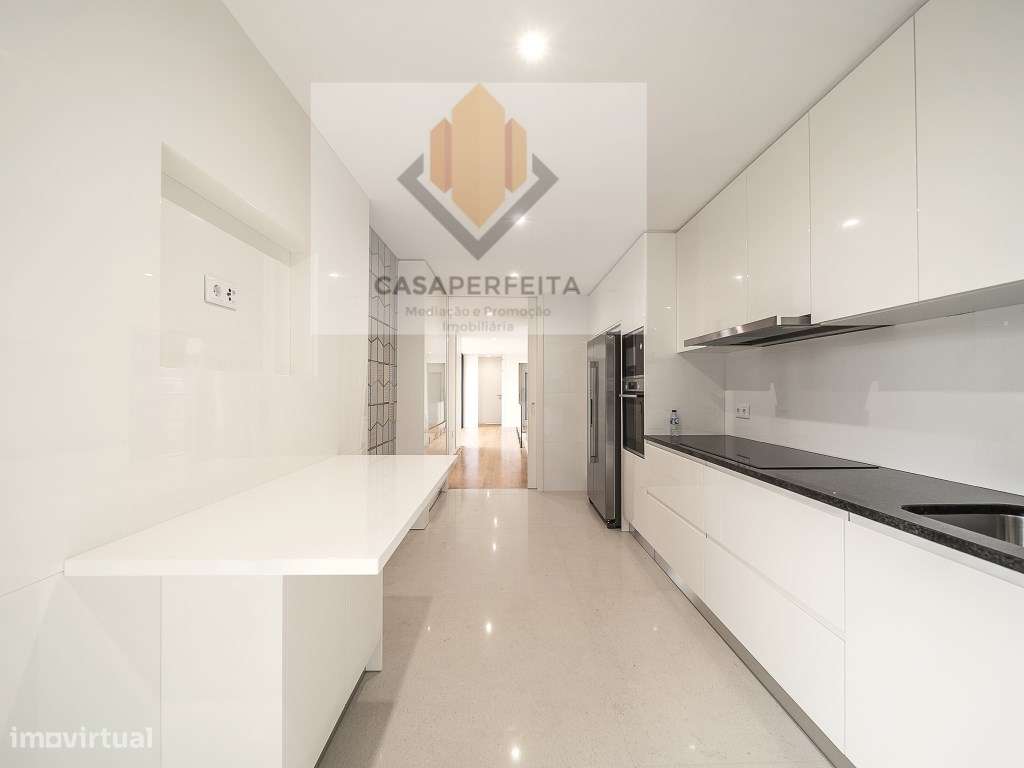 Luxuosa Moradia T4 a 150 metros da Praia - Madalena-52