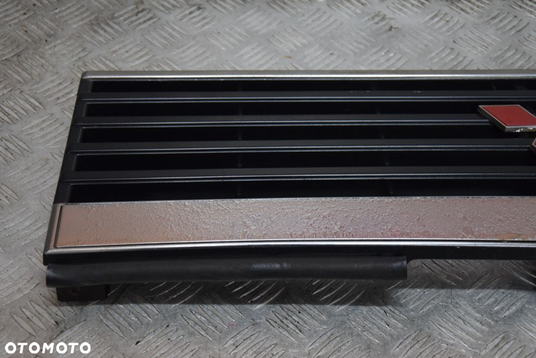 MITSUBISHI PAJERO I GRILL ATRAPA - 6