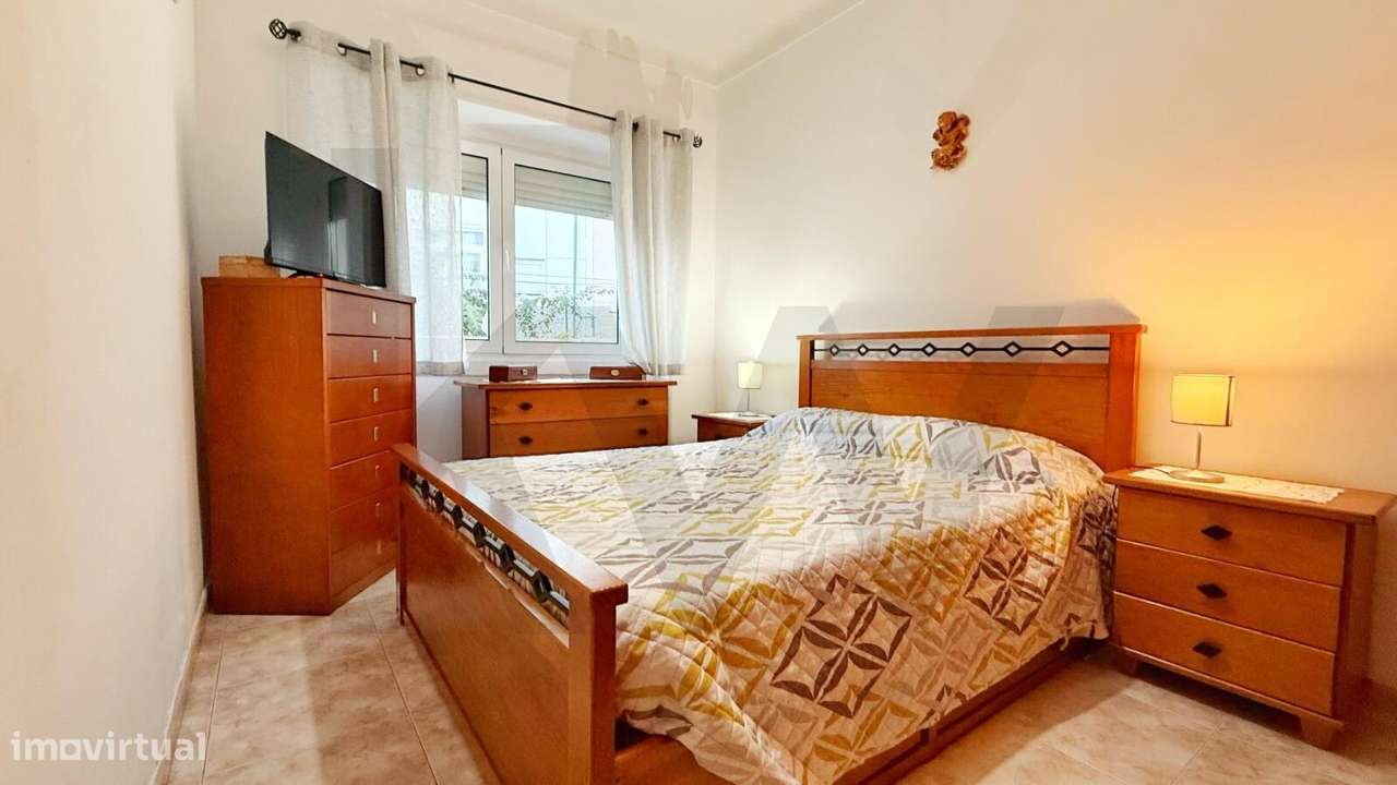 Apartamento T2 com Logradouro – Centro de Almada-15