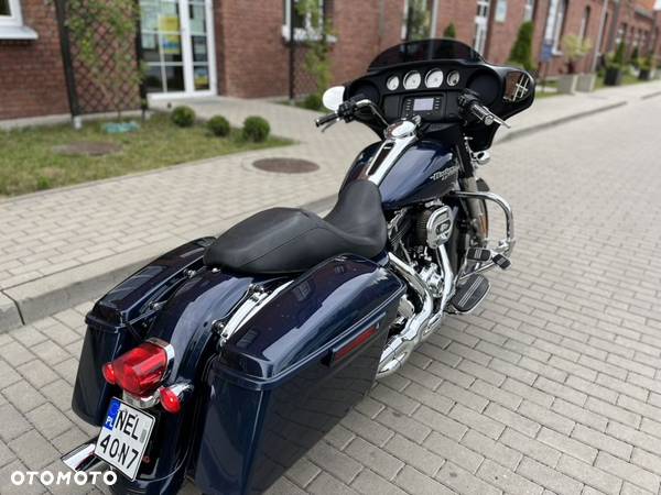 Harley-Davidson Touring Street Glide - 19