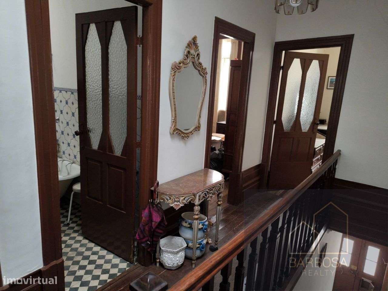 Moradia ANTAS - Av. F. Magalhaes - possivel prédio R/Ch+5! Zona ARU!-15