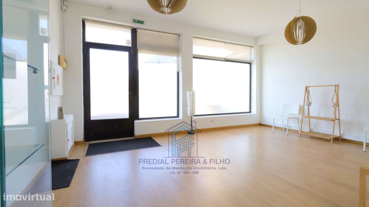 Estabelecimento - Baguim Monte / Alto da Serra/Próx. rotunda entrad... - Grande imagem: 1/19