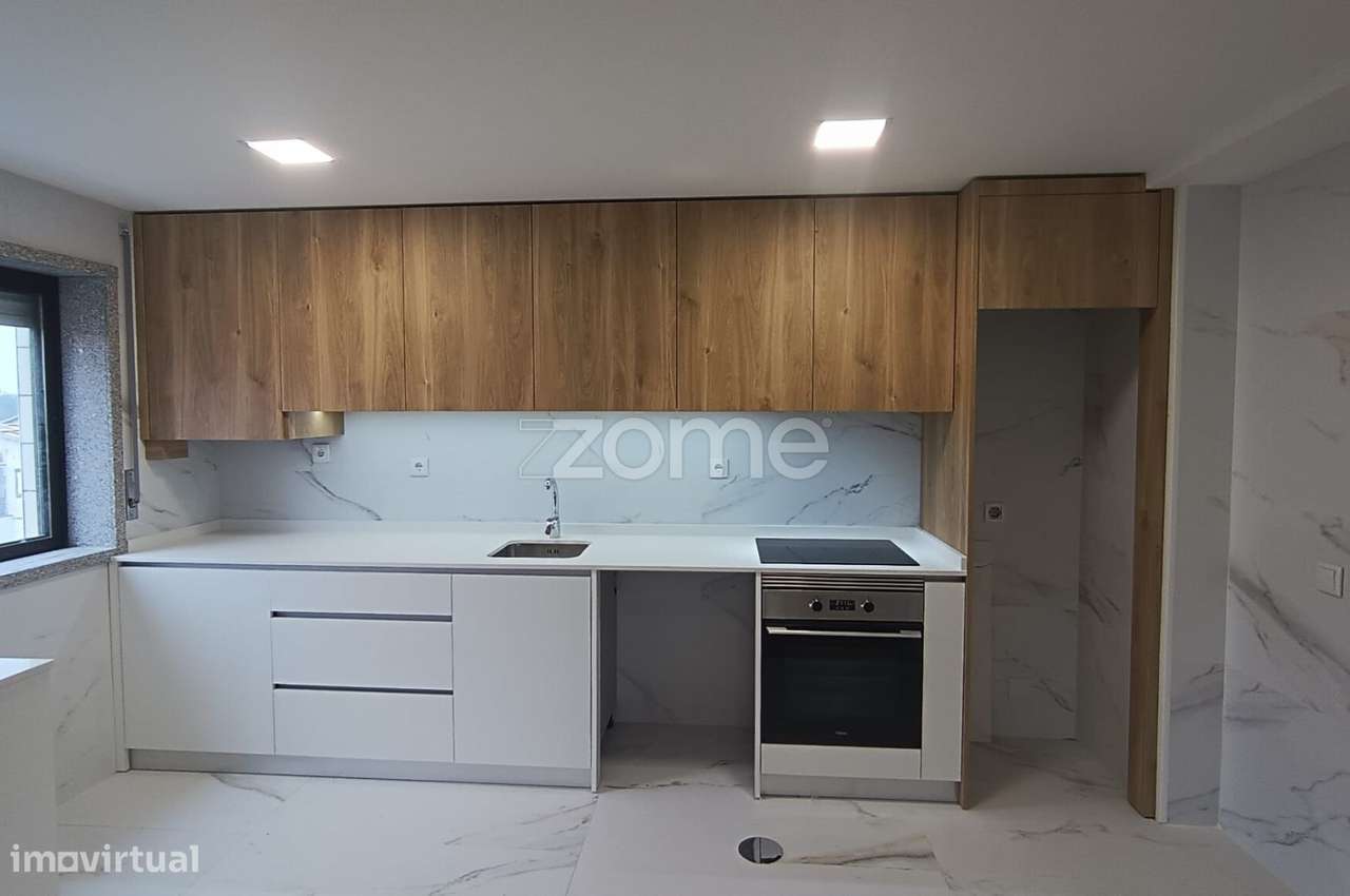 T2 COMPLETAMENTE RENOVADO NO CENTRO DE PAREDES - Grande imagem: 2/25