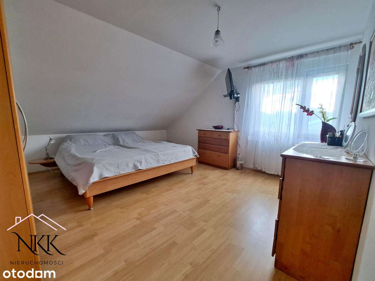 Rodzinny dom z pięknym ogrodem, stawem i 2 garażami - Lubniewice-12