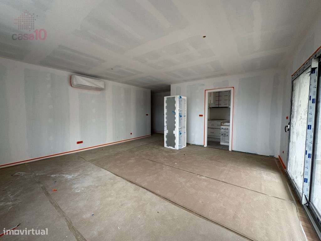 T3, em excelente localização, para arrendamento no Montijo - Grande imagem: 1/19