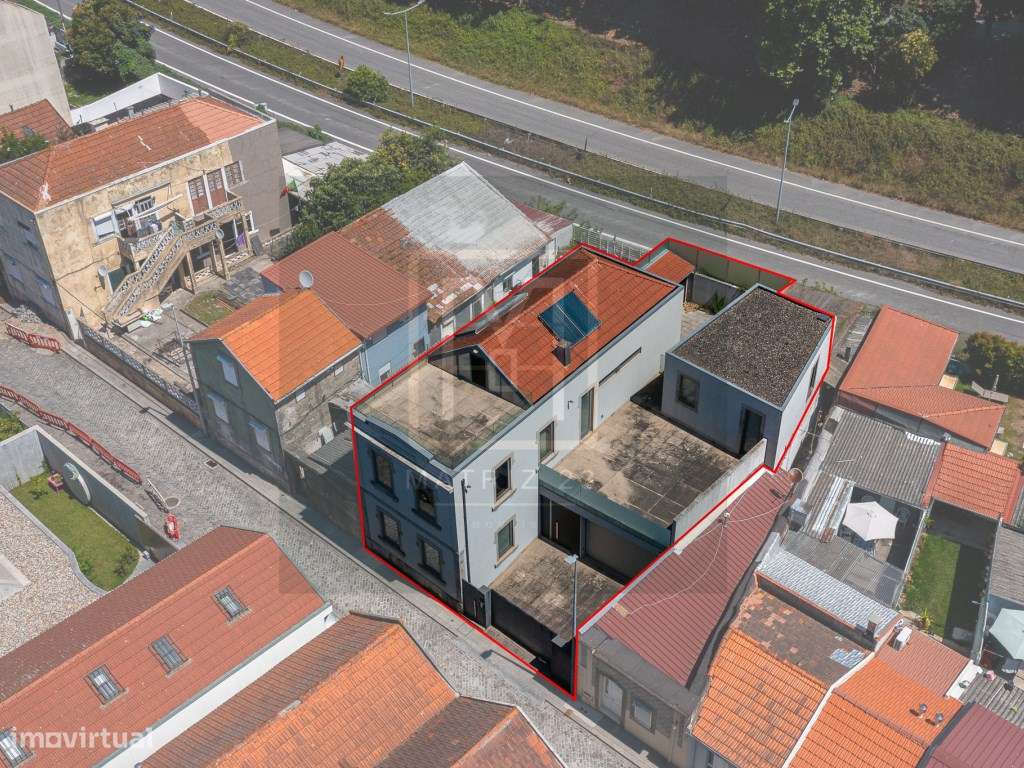 MORADIA T4+1 | 2 TERRAÇOS | LOGRADOURO | GARAGEM | PORTO-5