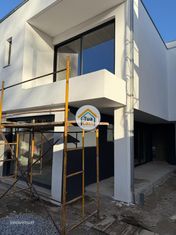 Fantástica Moradia em Canedo – 432m2 de Conforto e Elegância - Grande imagem: 3/15