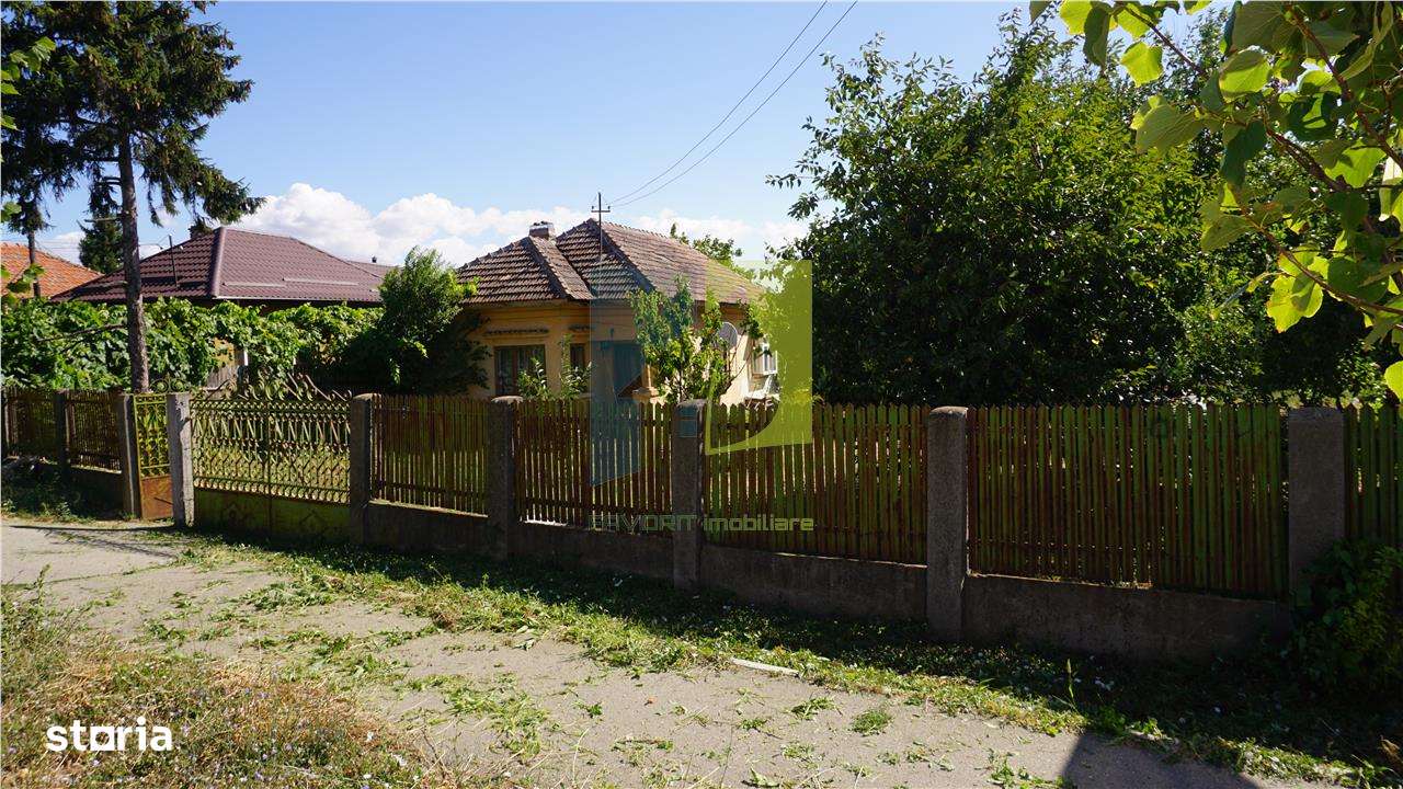 Teren stradal cu casa veche in Podari - toate utilitatile - Imagine principală: 3/9