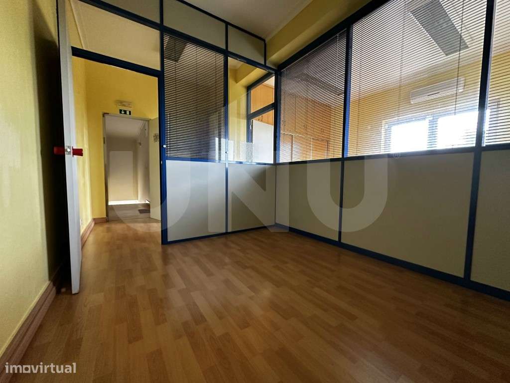 Escritório para venda na Zona da Anil, na Covilhã! - Grande imagem: 4/13