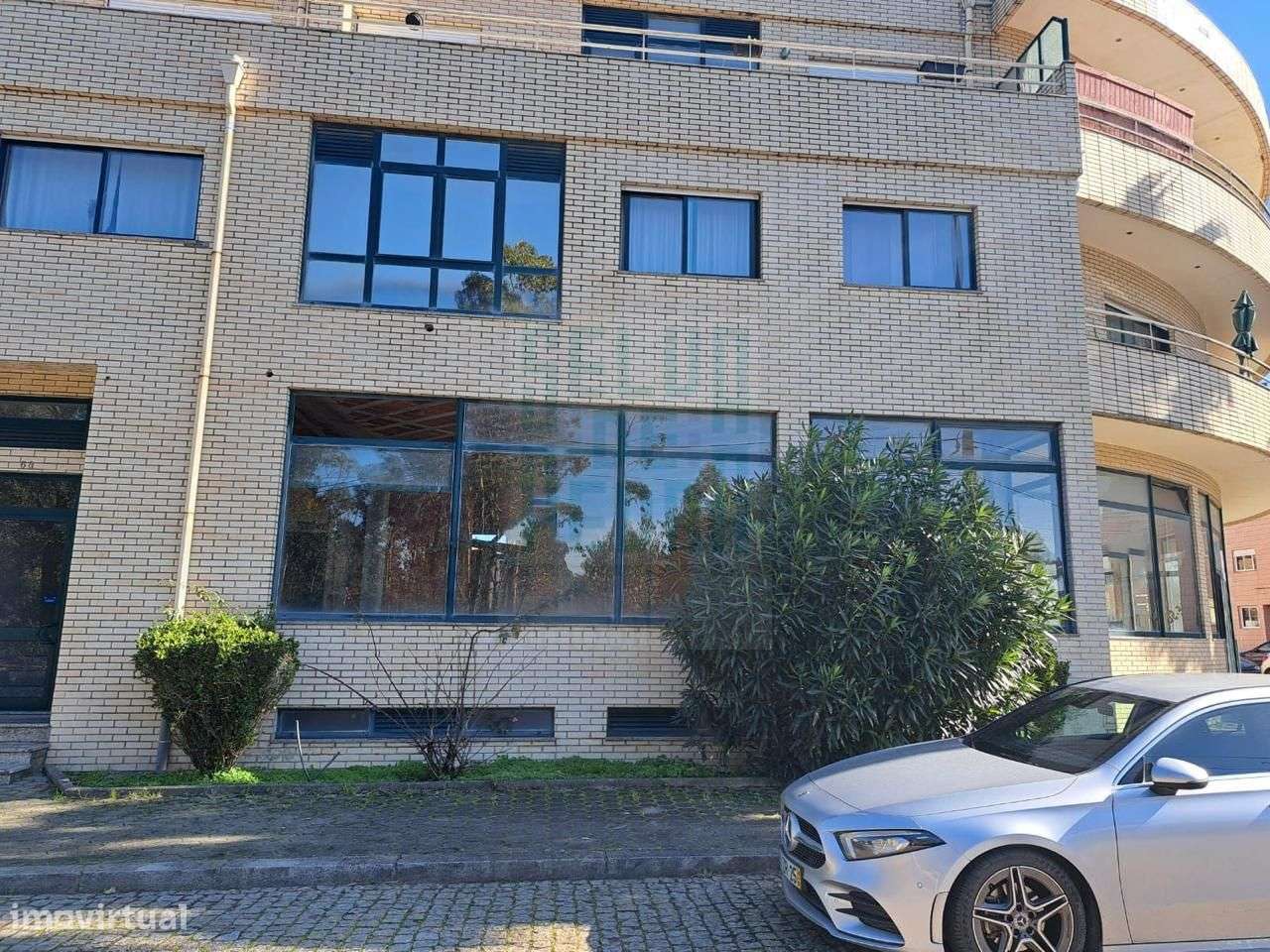 Espaço comercial na Rua do Agro, Praia, Madalena-3