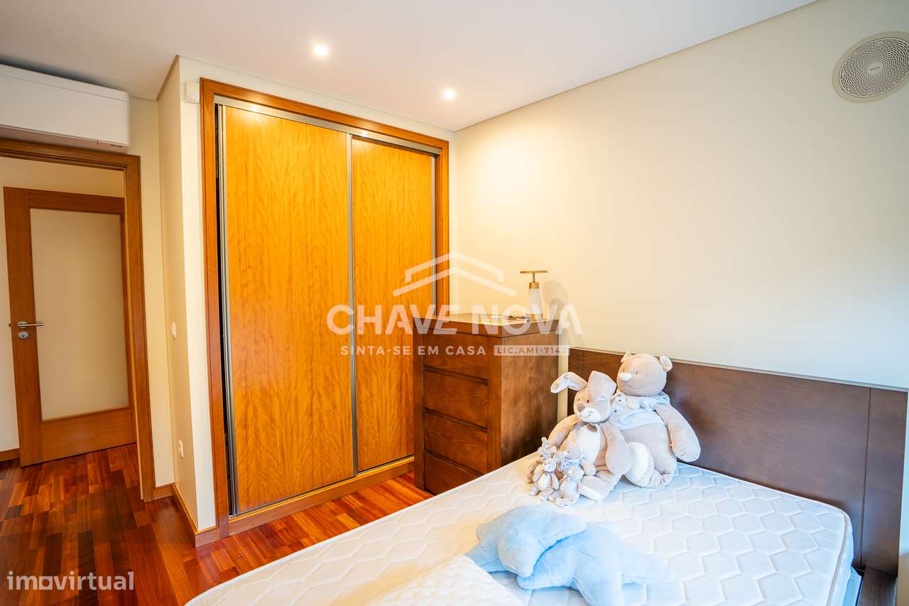 Andar Moradia T3 em S. Mamede do Coronado - Como Novo-12