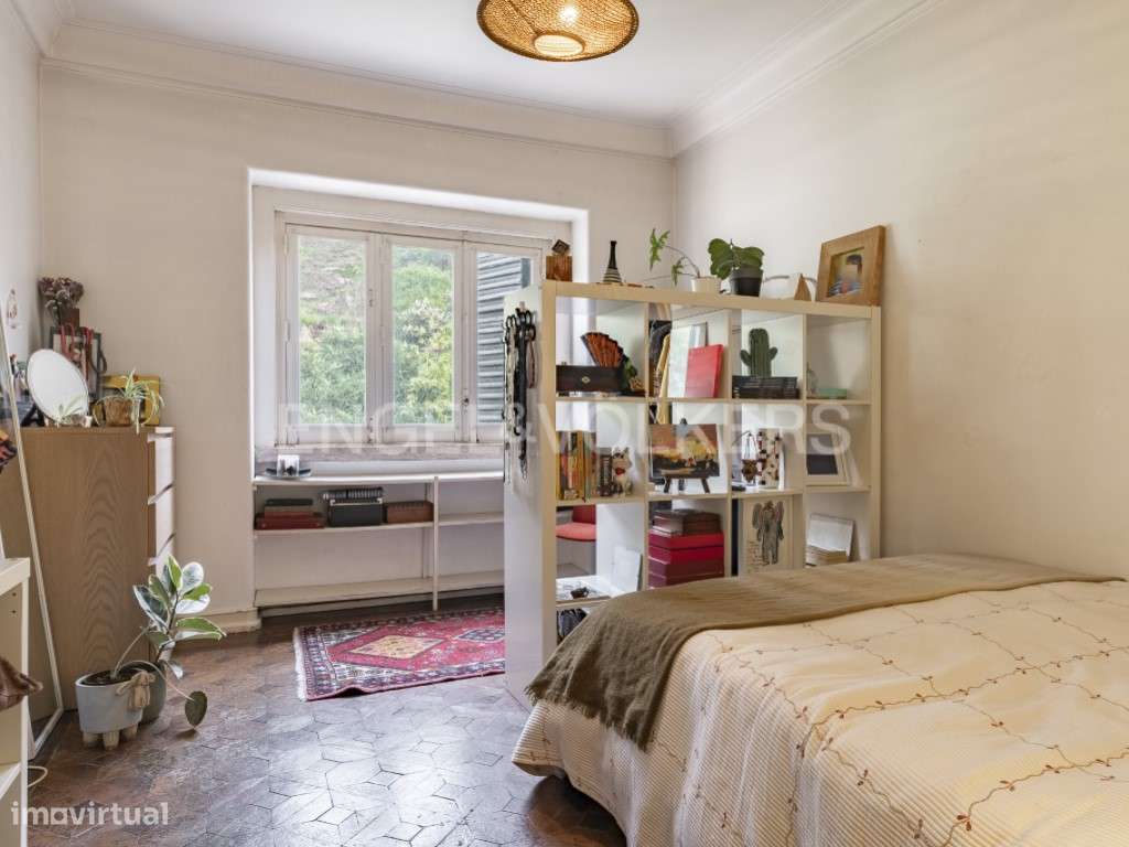 Moradia Isolada com Terreno de 1.300 m² em Alvalade-19