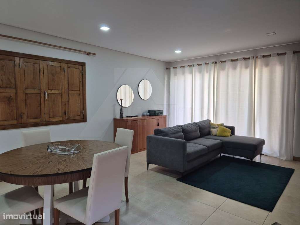 Moradia T4 com Suite, Jardim e Garagem - Centro de Ponte de Lima-18