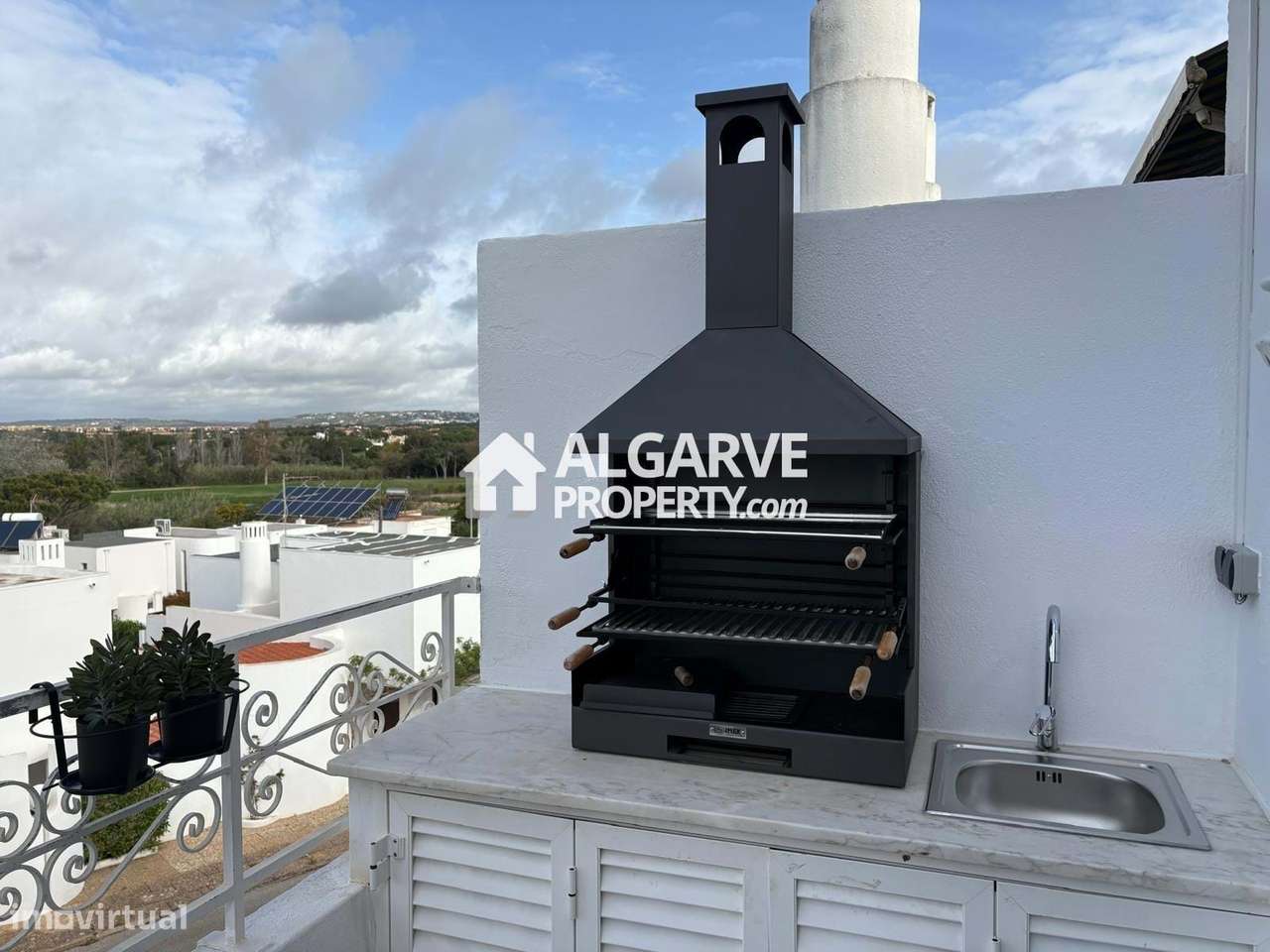 Apartamento T2 totalmente renovado em zona tranquila perto da Praia e - Grande imagem: 5/21