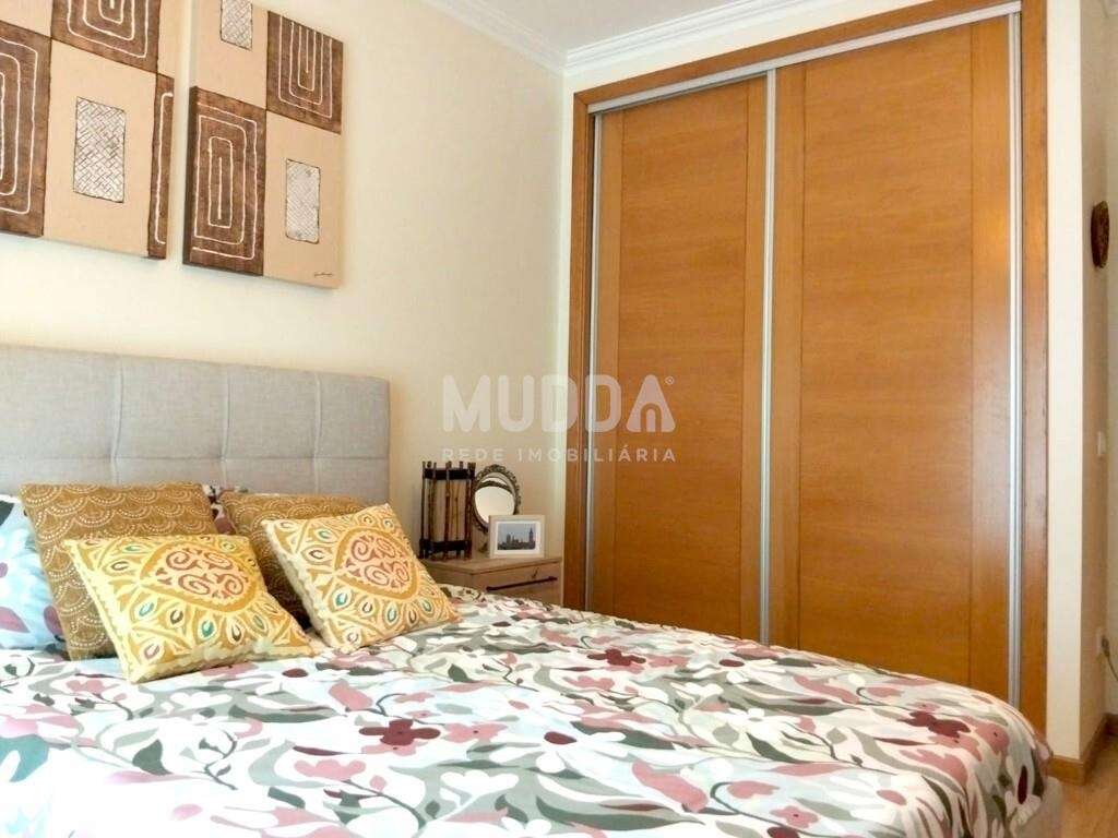 Moradia T3 Contemporânea com Suite, Painéis Solares, Garagem e Terraço-9