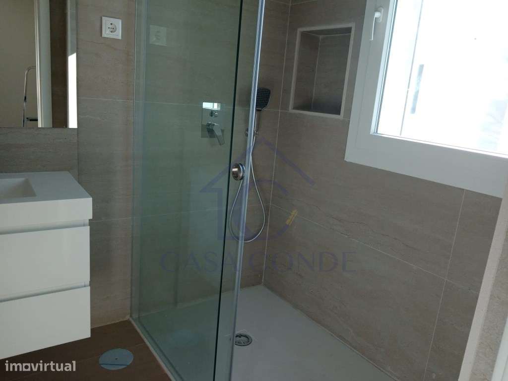 Moradia T4 Duplex com piscina, 180 m², acabamentos de luxo-39
