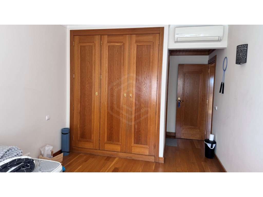 Apartamento T4, no centro com 2 estacionamentos, Faro, Algarve - Grande imagem: 4/41