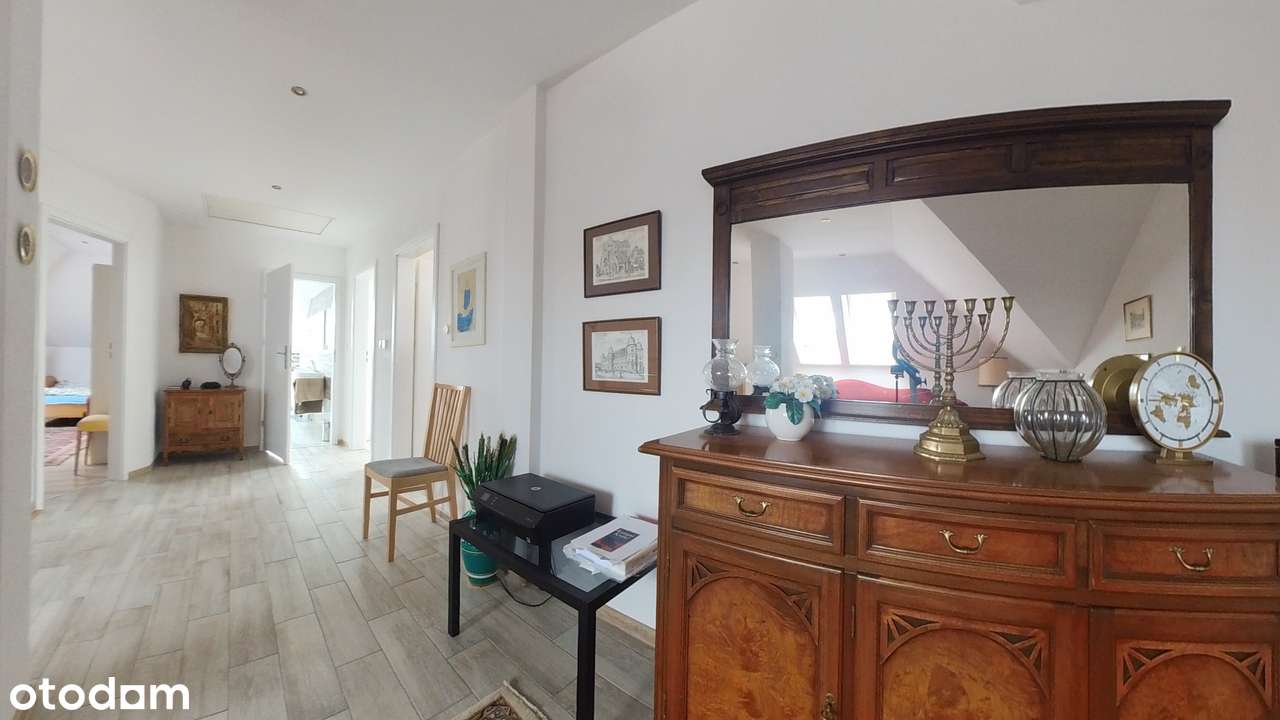 Przestronny dom z 6 pokojami w cichej okolicy-16