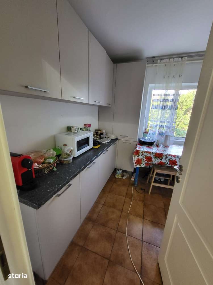 APARTAMENT SPAȚIOS CU 4 CAMERE DE VÂNZARE ÎN OTOPENI – 2 BALCOANE - Imagine principală: 4/17