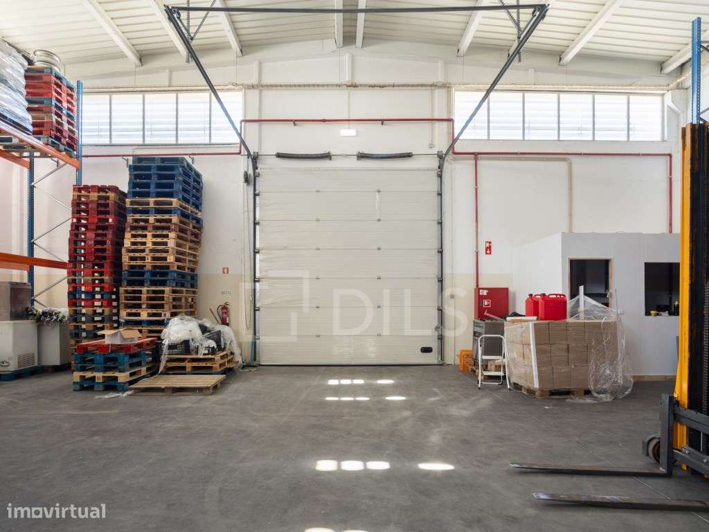 Armazém para arrendar na Estrada do Pau Queimado, no Montijo - Grande imagem: 4/26