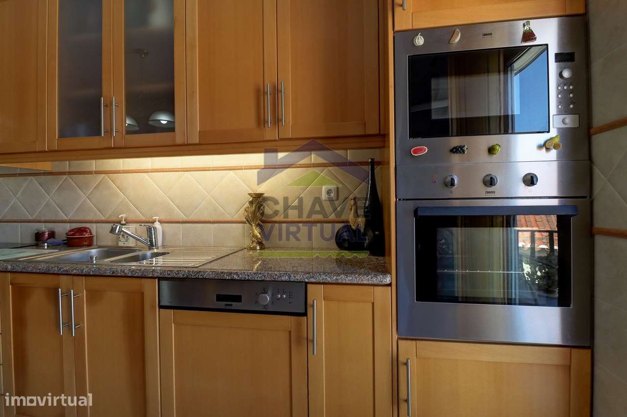 Apartamento T3 com Garagem e Arrecadação - Centro Lourinhã-29