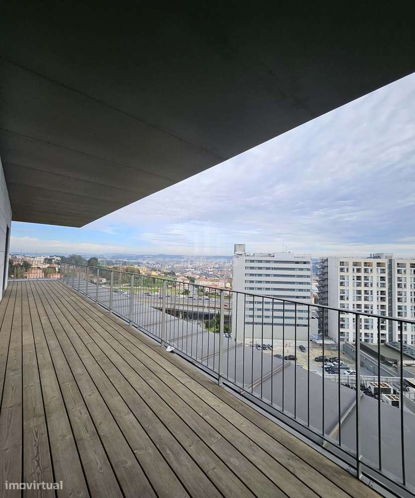T1 PENTHOUSE com terraço, garagem e arrumos em zona nobre - ANTAS - Grande imagem: 4/20