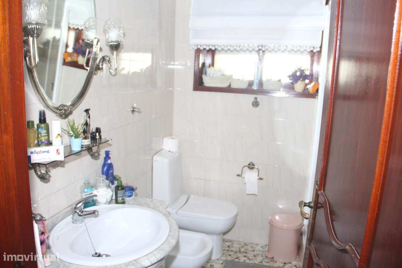 Moradia 4 Frentes lote com 980m2-47