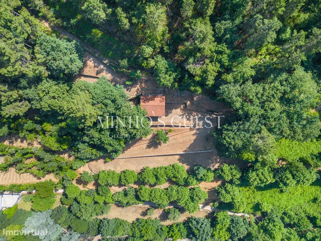 Moradia Rústica V3 (250m2) c/ vista rio - Caniçada, Gerês-8