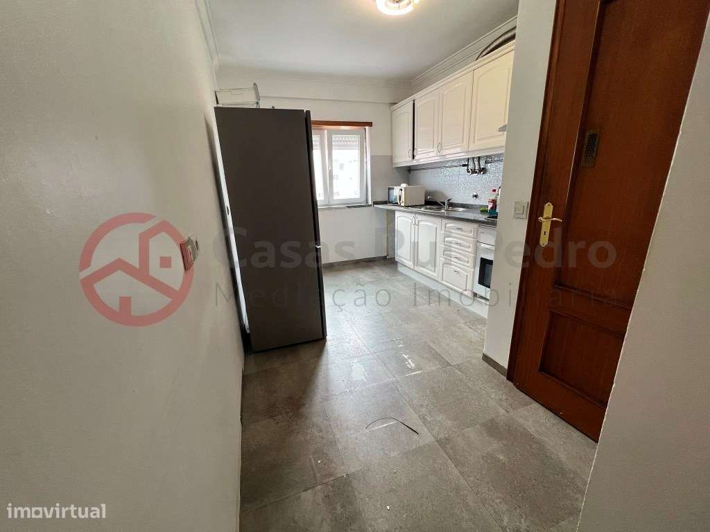 Apartamento T3 com garagem e arrecadação em Santa Marta do Pinhal, ...-8