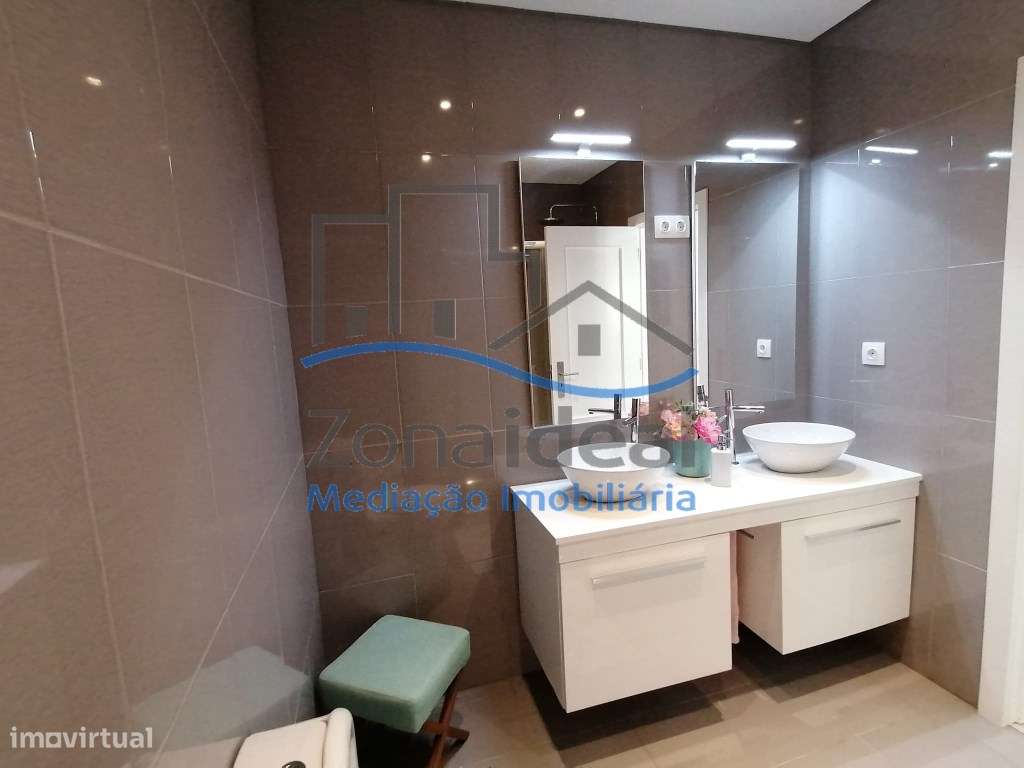 Apartamento T3 Duplex com parqueamento 2 carros - Alenquer-25