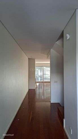 Moradia T3, com 2 suítes e 2 terraços, em condomínio fechado na Praia-21