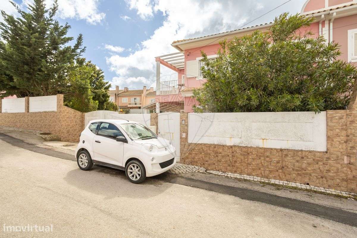 Moradia T4 em Quinta do Anjo-2