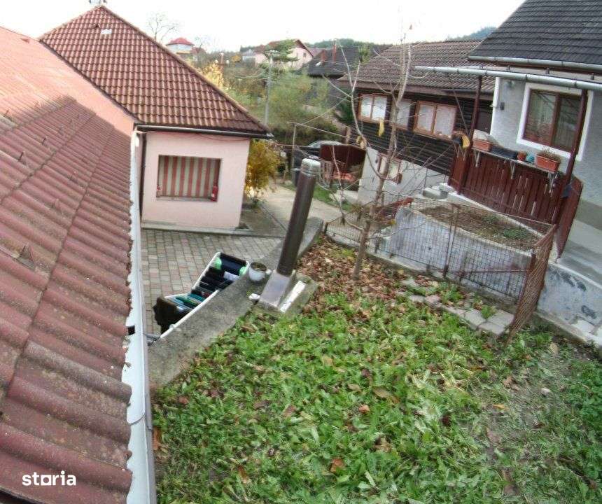 Casa cu gradina in zona foarte linistita si usor accesibila-14