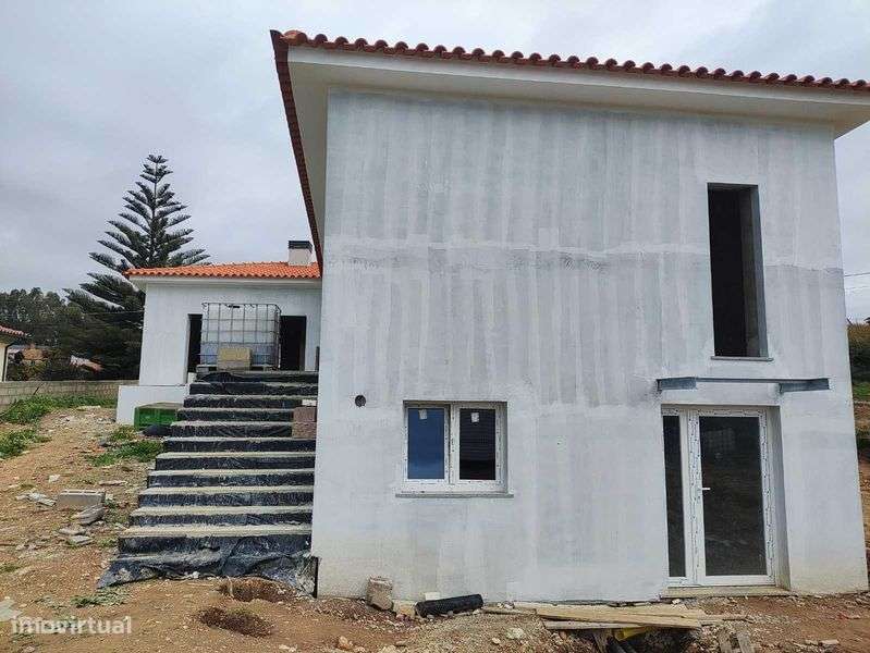 Moradia isolada em fase de acabamentos - Grande imagem: 5/7