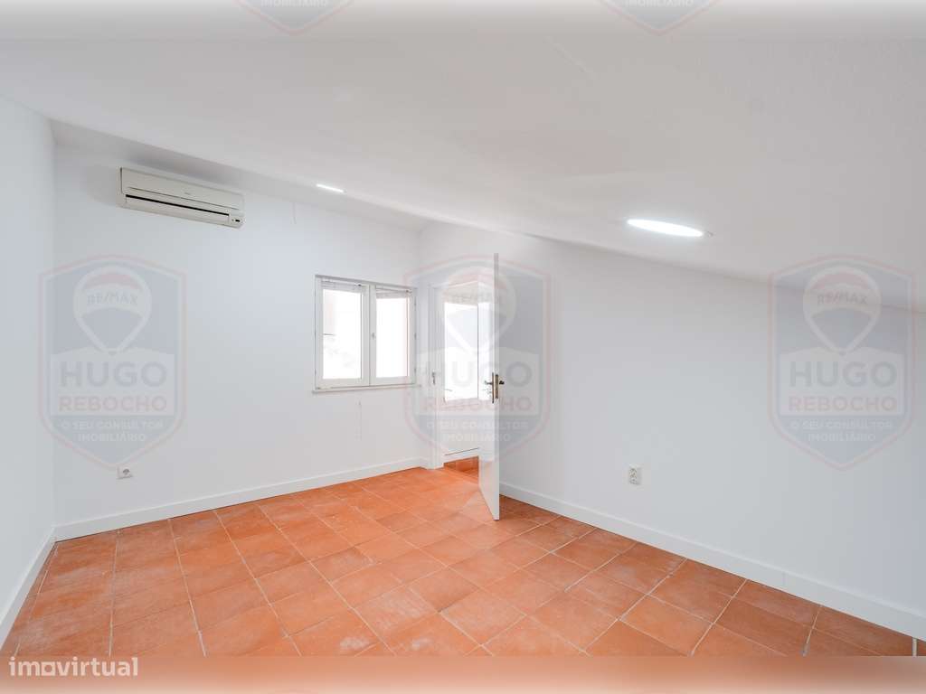 Moradia T3 no Centro Histórico de Évora Renovada-21