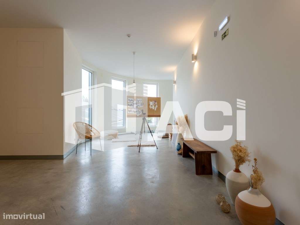 Armazém e Espaço Industrial de Excelência - 3 Pisos | Terreno de 5....-14