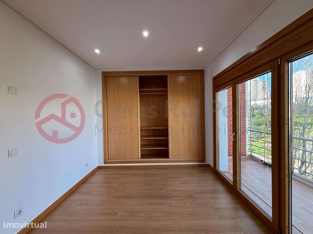 Excelente Apartamento T3, prédio com elevador, parqueamento e arrec...-16